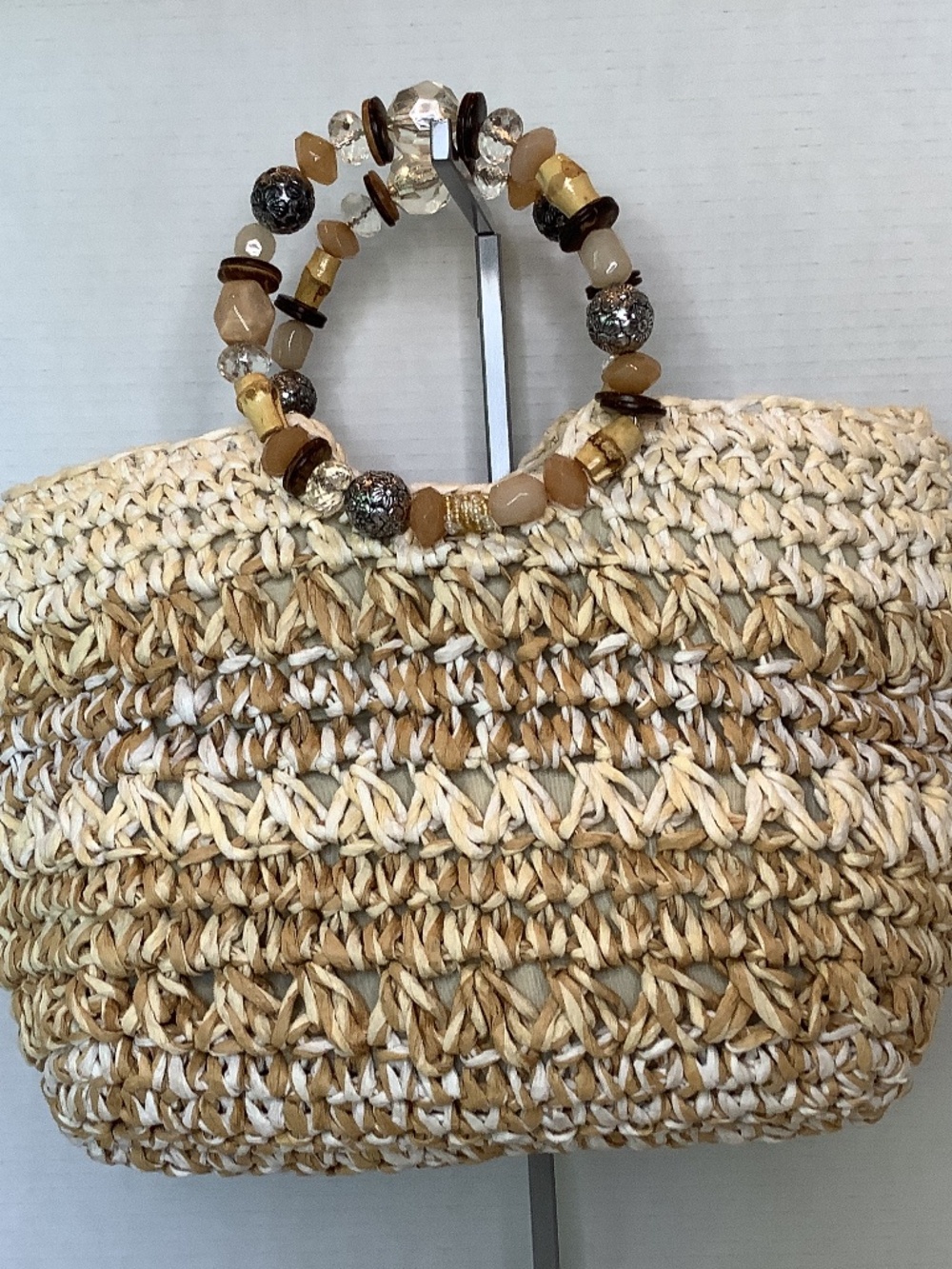 EUC Straw braided hand bag beaded handle beige cream